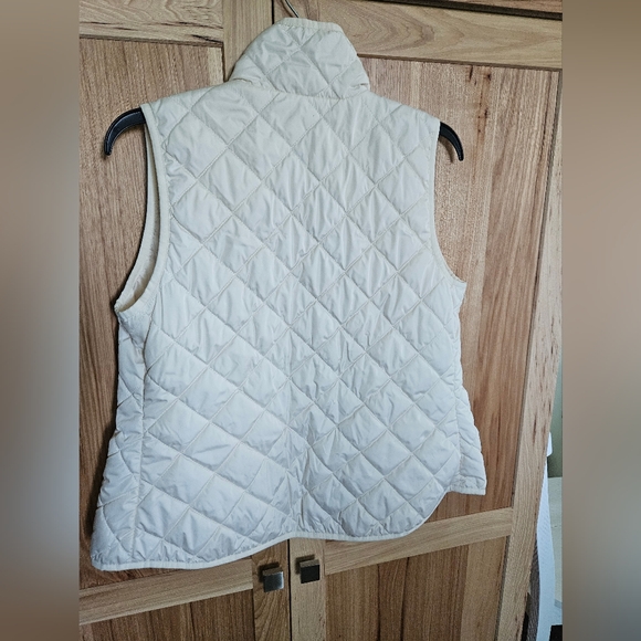 Like new ladies vest - Picture 2 of 3